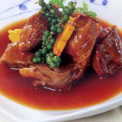 Bò nấu tiêu xanh bánh mì