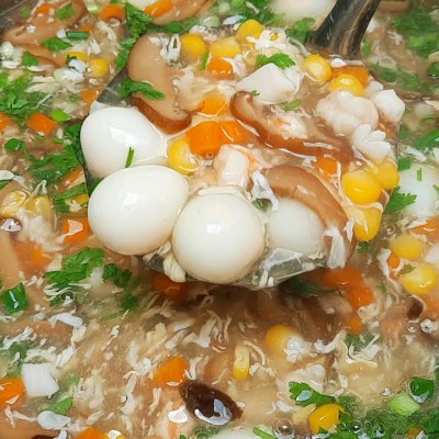 Soup hải sản trứng cút